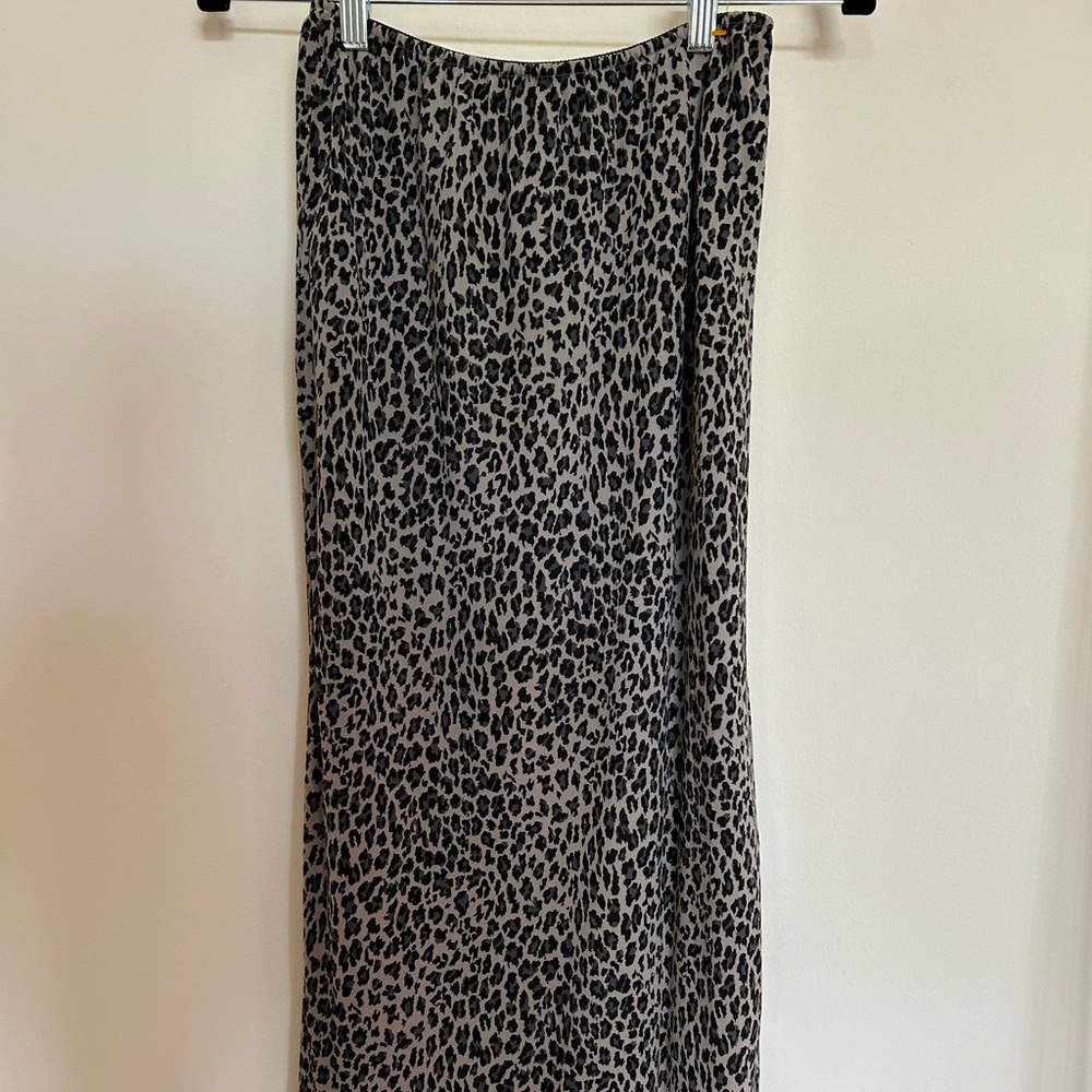 90s Jones NY grey cheetah maxi skirt